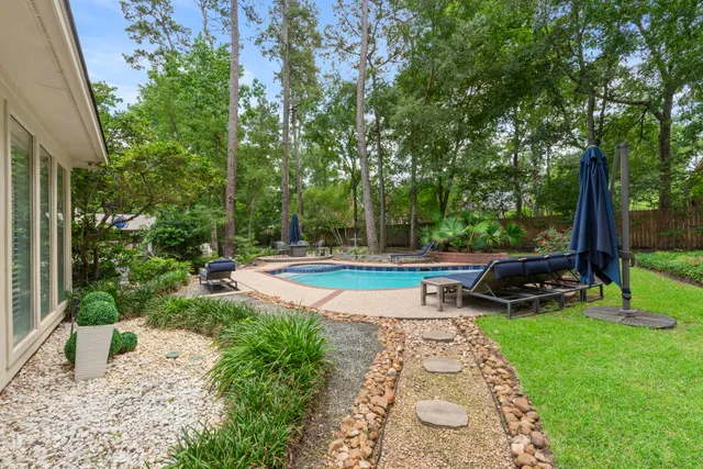 $1,695,000 | 95 North Windsail Place, The Woodlands, TX 77381