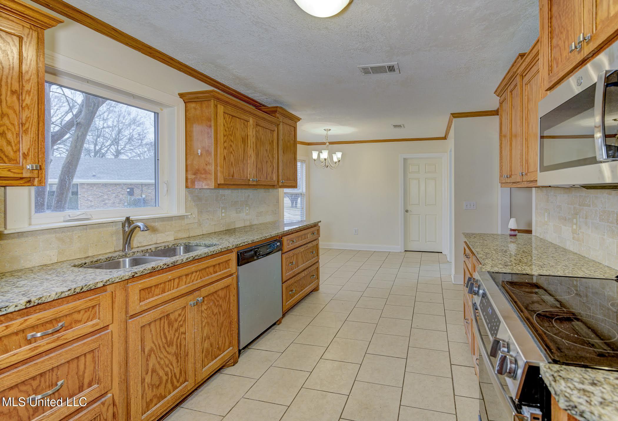 123 Oak Ridge Circle Madison, MS 39110 - Photo 16 of 31 1-20