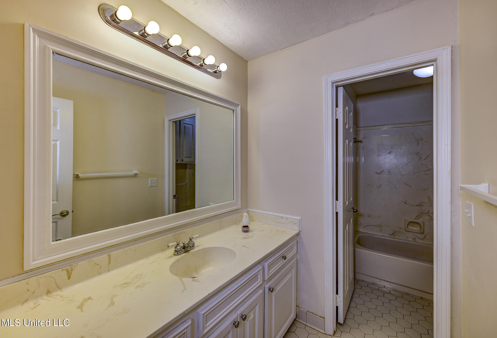 123 Oak Ridge Circle Madison, MS 39110 - Photo 22 of 31 1-24