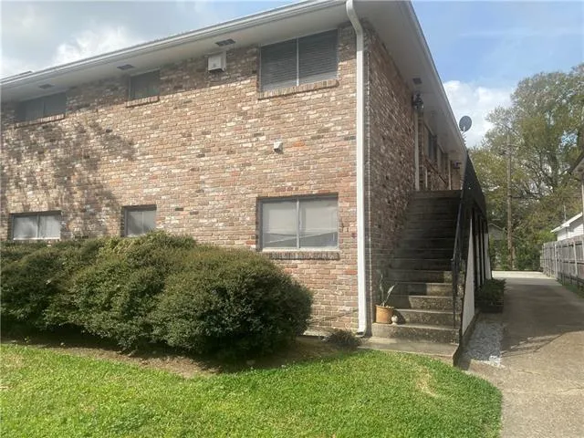 $2,200 | 318 Homestead Avenue, Unit A, Metairie, LA 70005