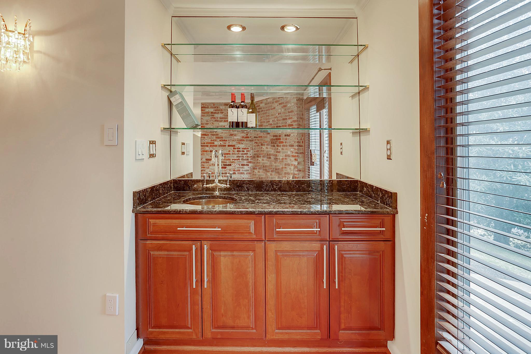 9801 Clydesdale Street Potomac, MD 20854 - Photo 12 of 97