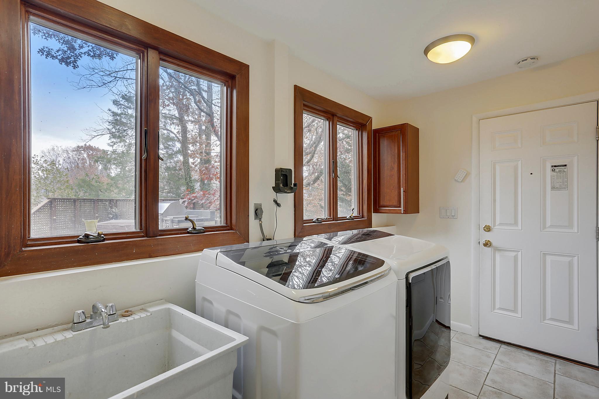 9801 Clydesdale Street Potomac, MD 20854 - Photo 17 of 97