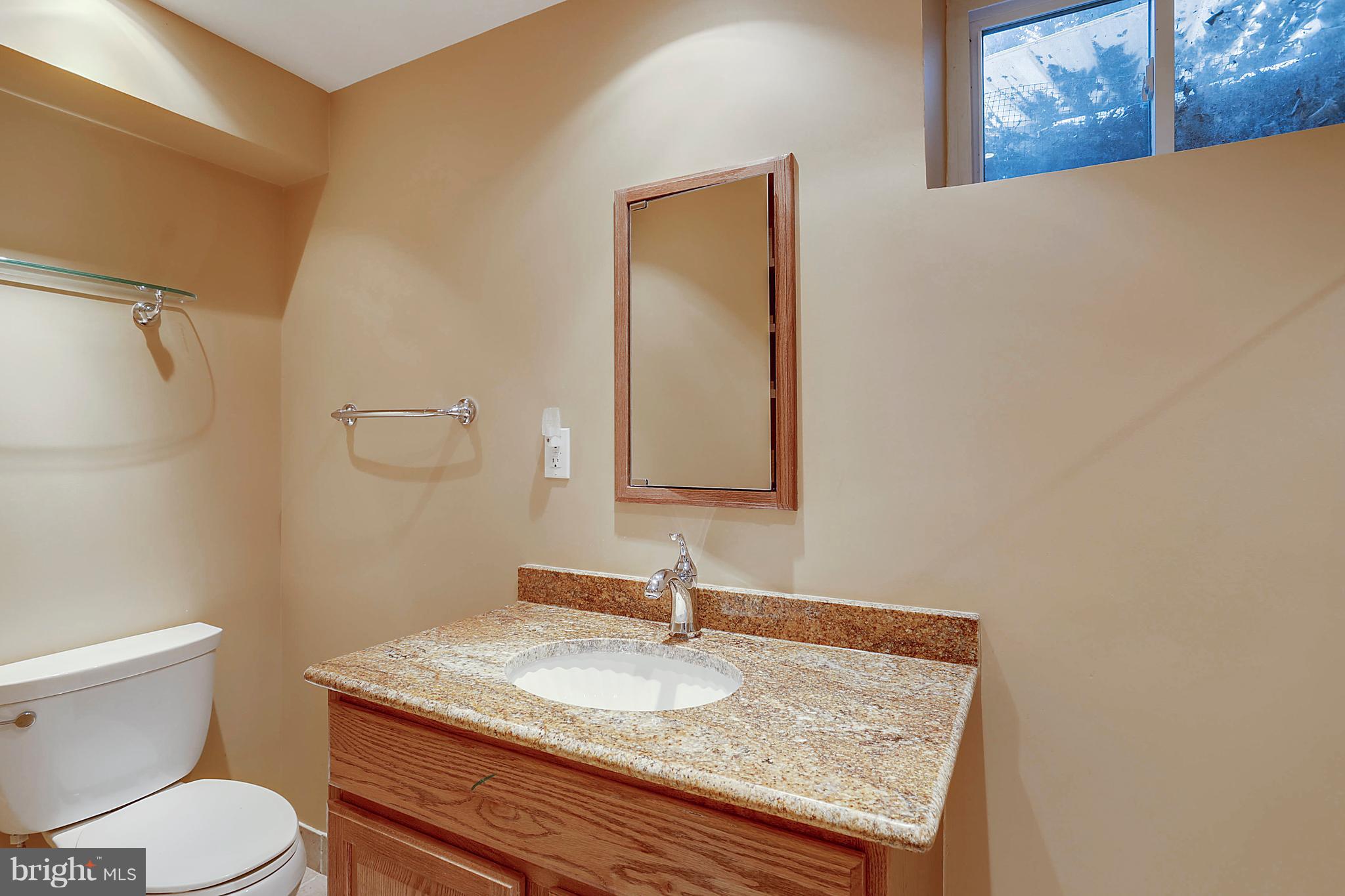 9801 Clydesdale Street Potomac, MD 20854 - Photo 21 of 97