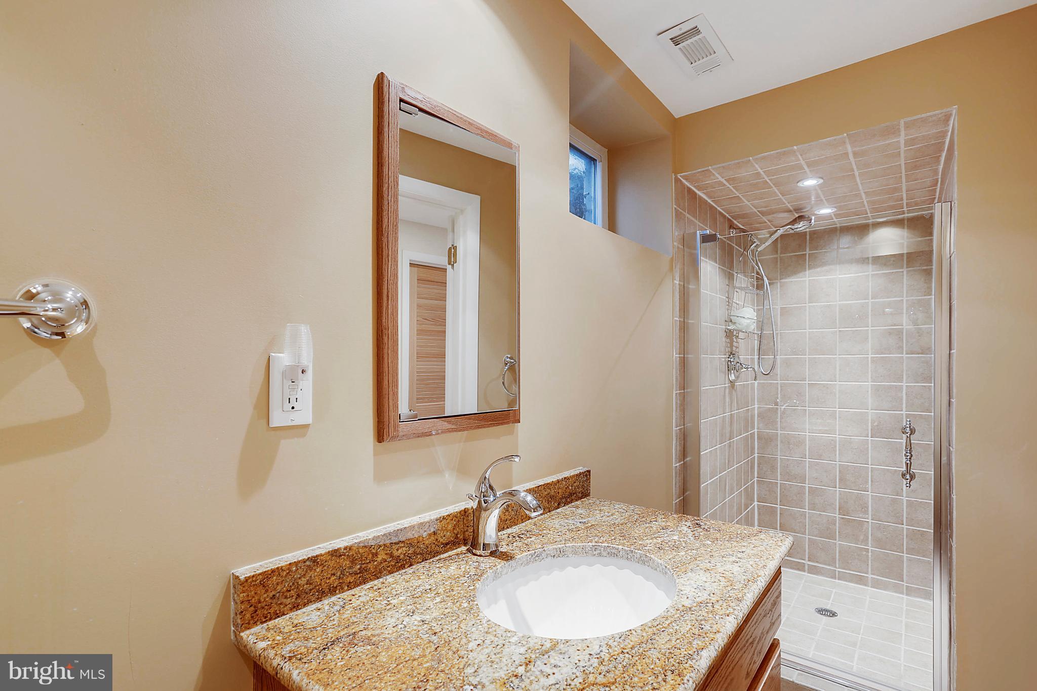 9801 Clydesdale Street Potomac, MD 20854 - Photo 25 of 97