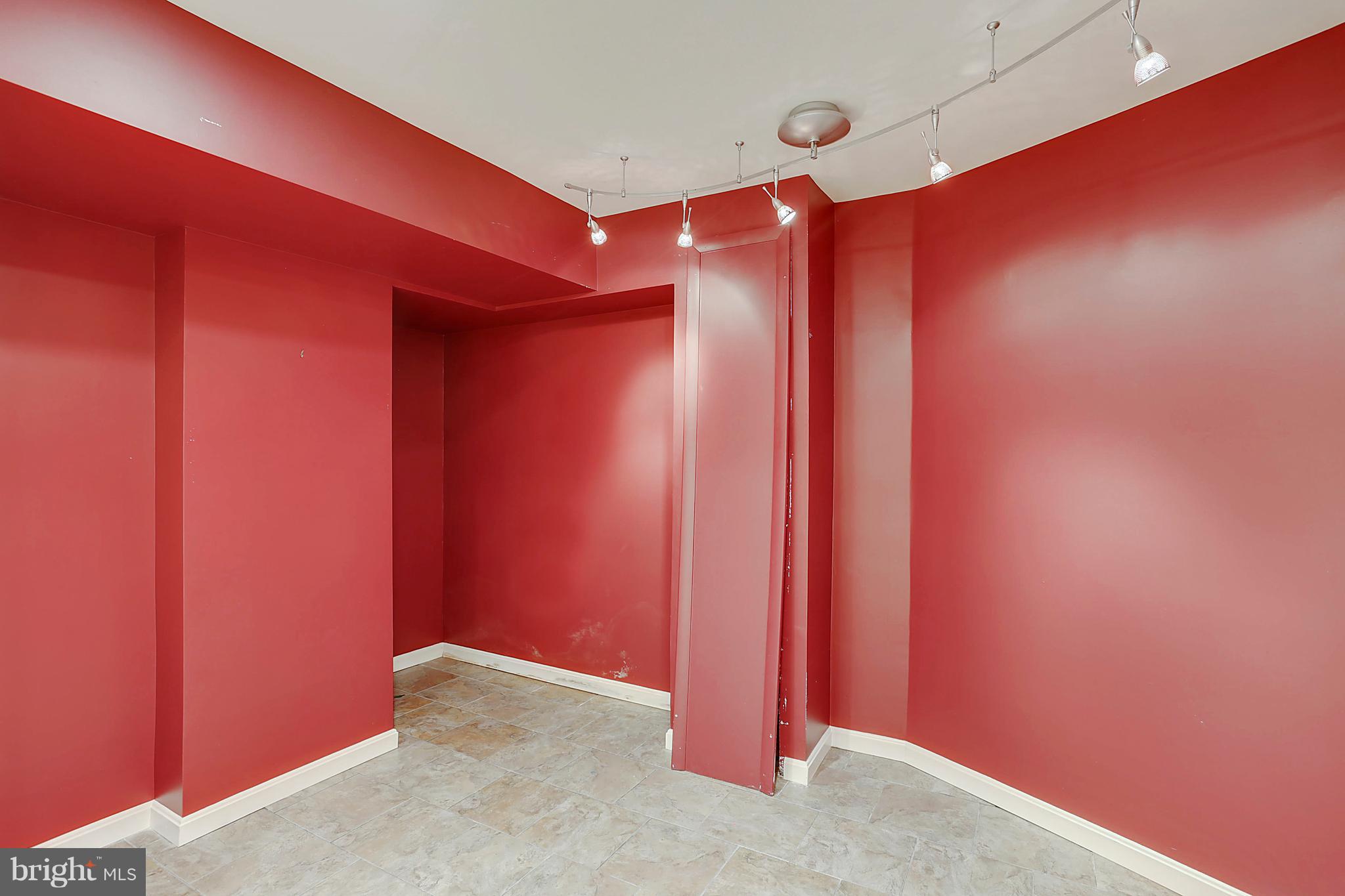 9801 Clydesdale Street Potomac, MD 20854 - Photo 28 of 97