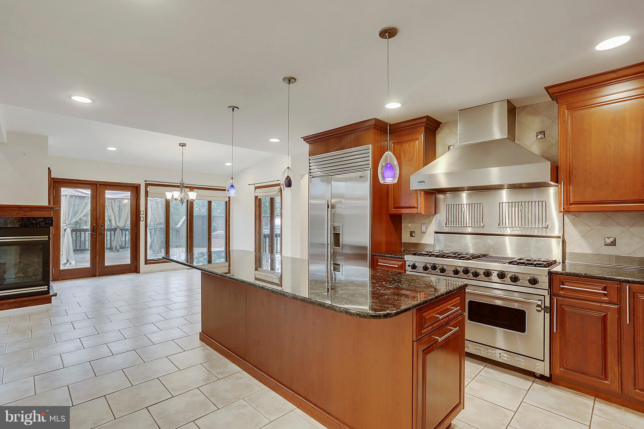 9801 Clydesdale Street Potomac, MD 20854 - Photo 3 of 97