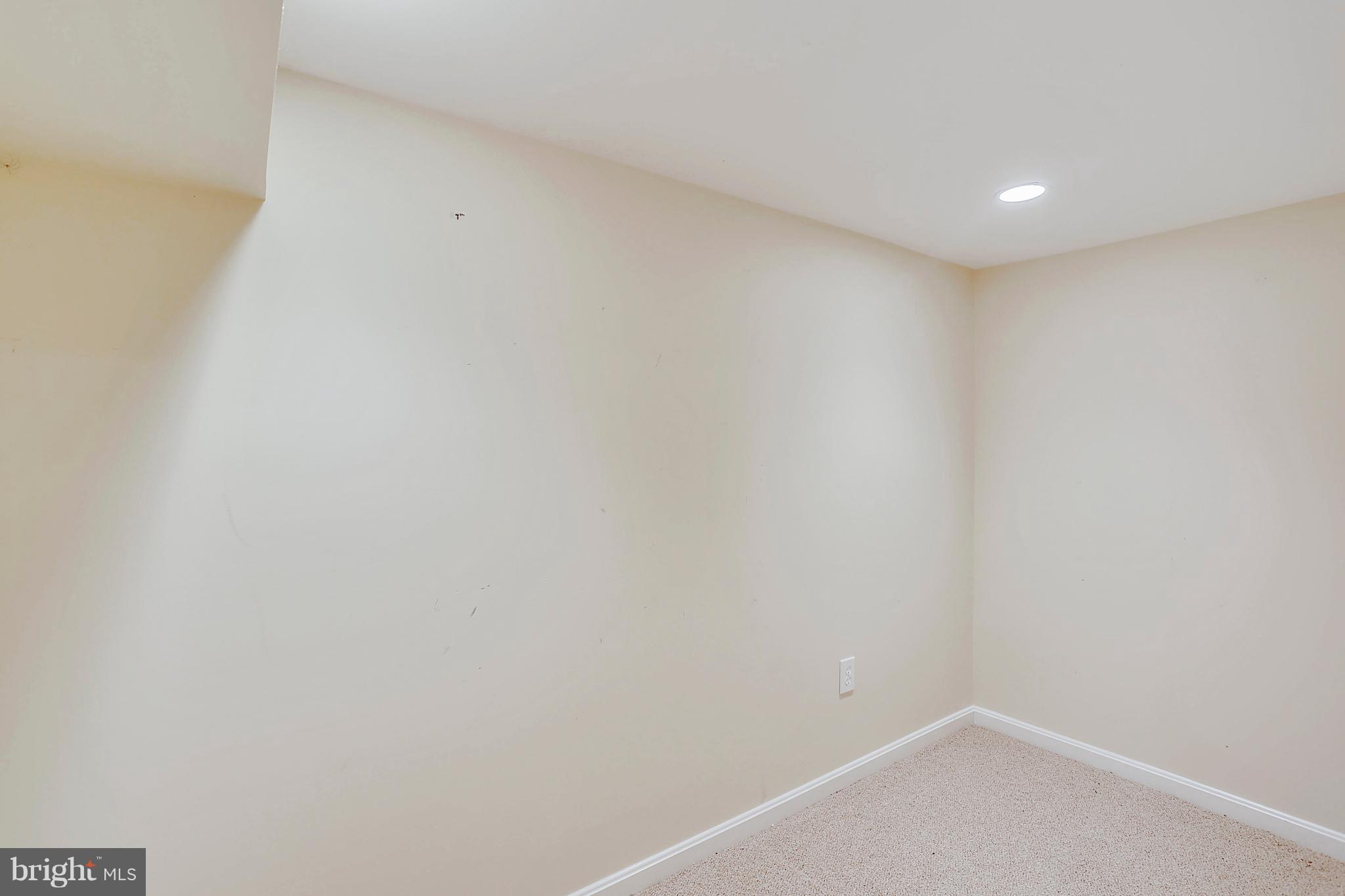 9801 Clydesdale Street Potomac, MD 20854 - Photo 33 of 97