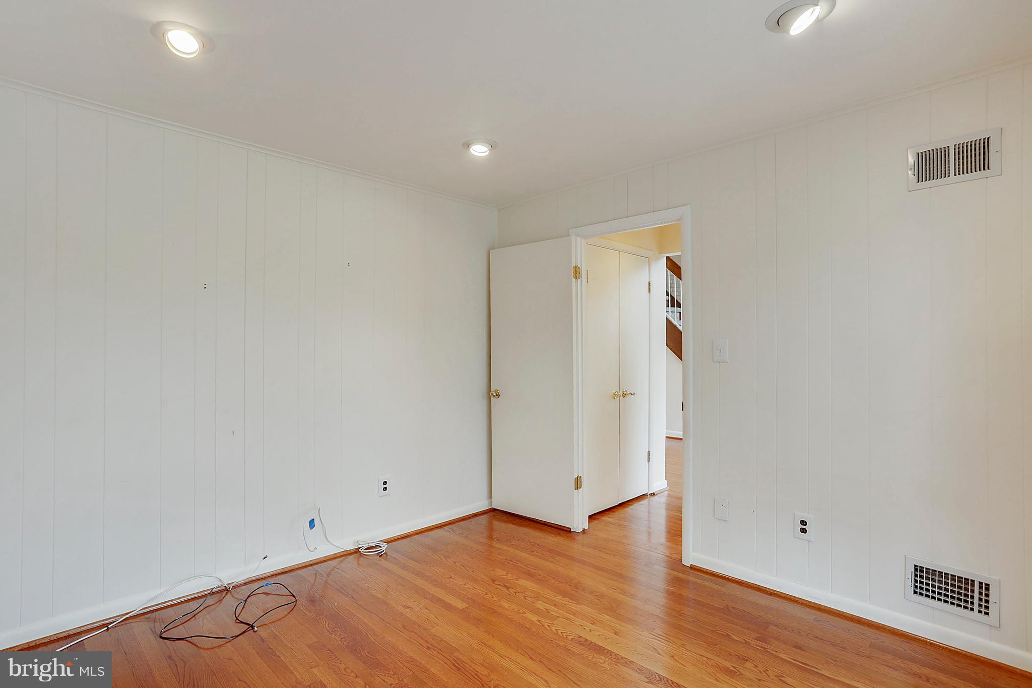 9801 Clydesdale Street Potomac, MD 20854 - Photo 38 of 97