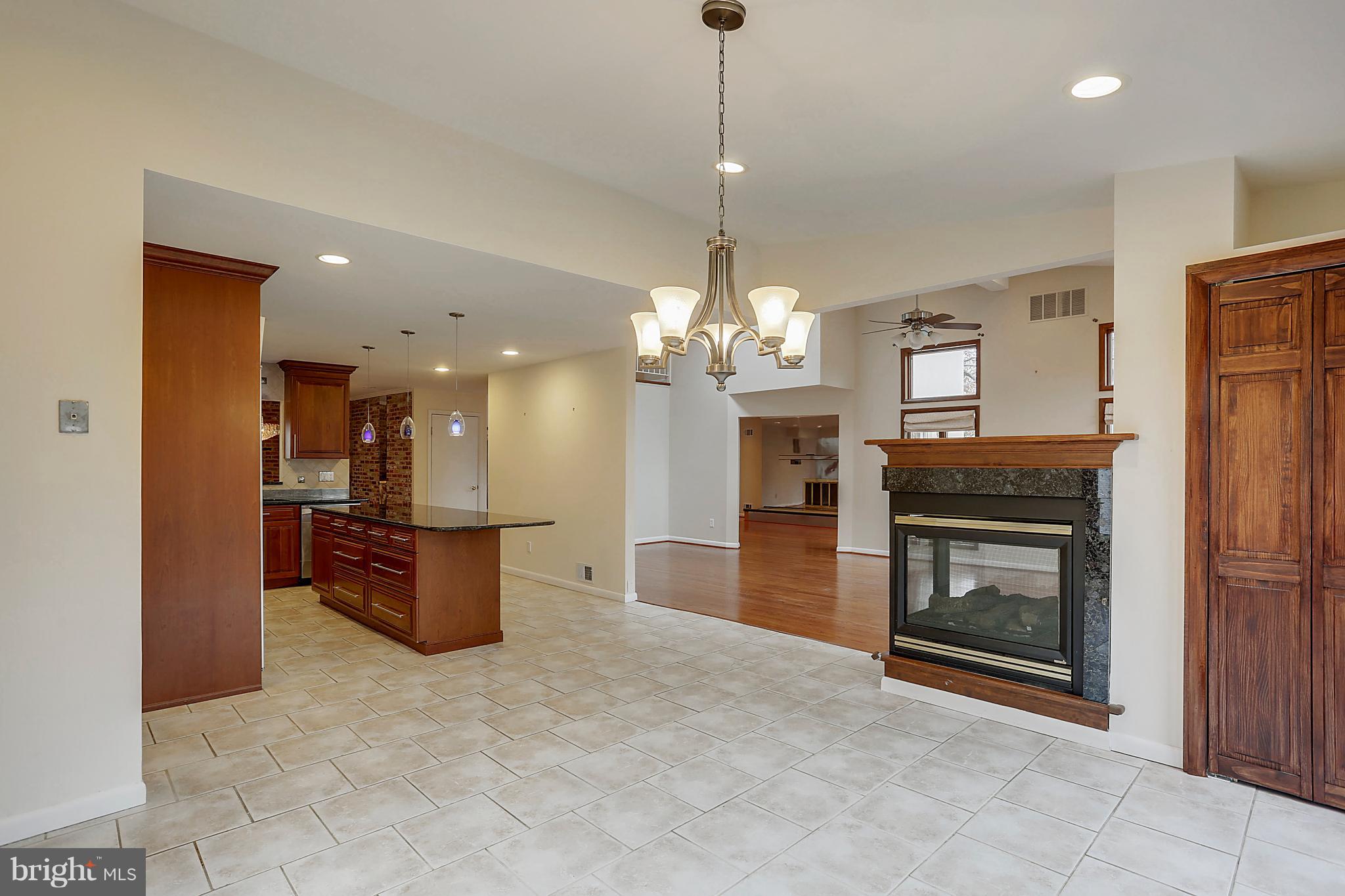 9801 Clydesdale Street Potomac, MD 20854 - Photo 4 of 97