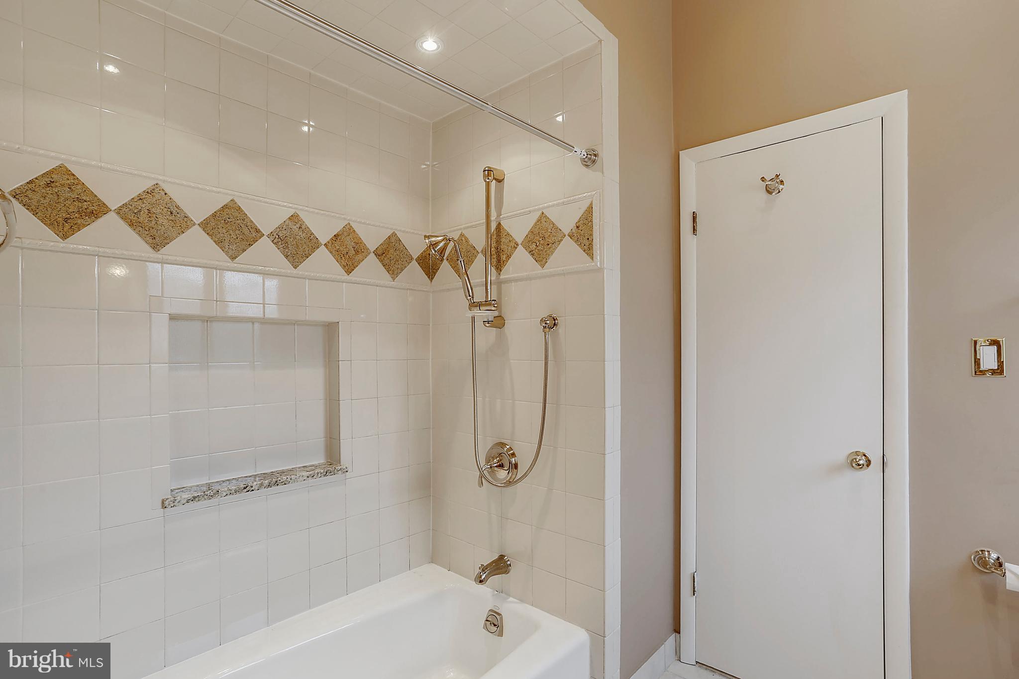 9801 Clydesdale Street Potomac, MD 20854 - Photo 49 of 97