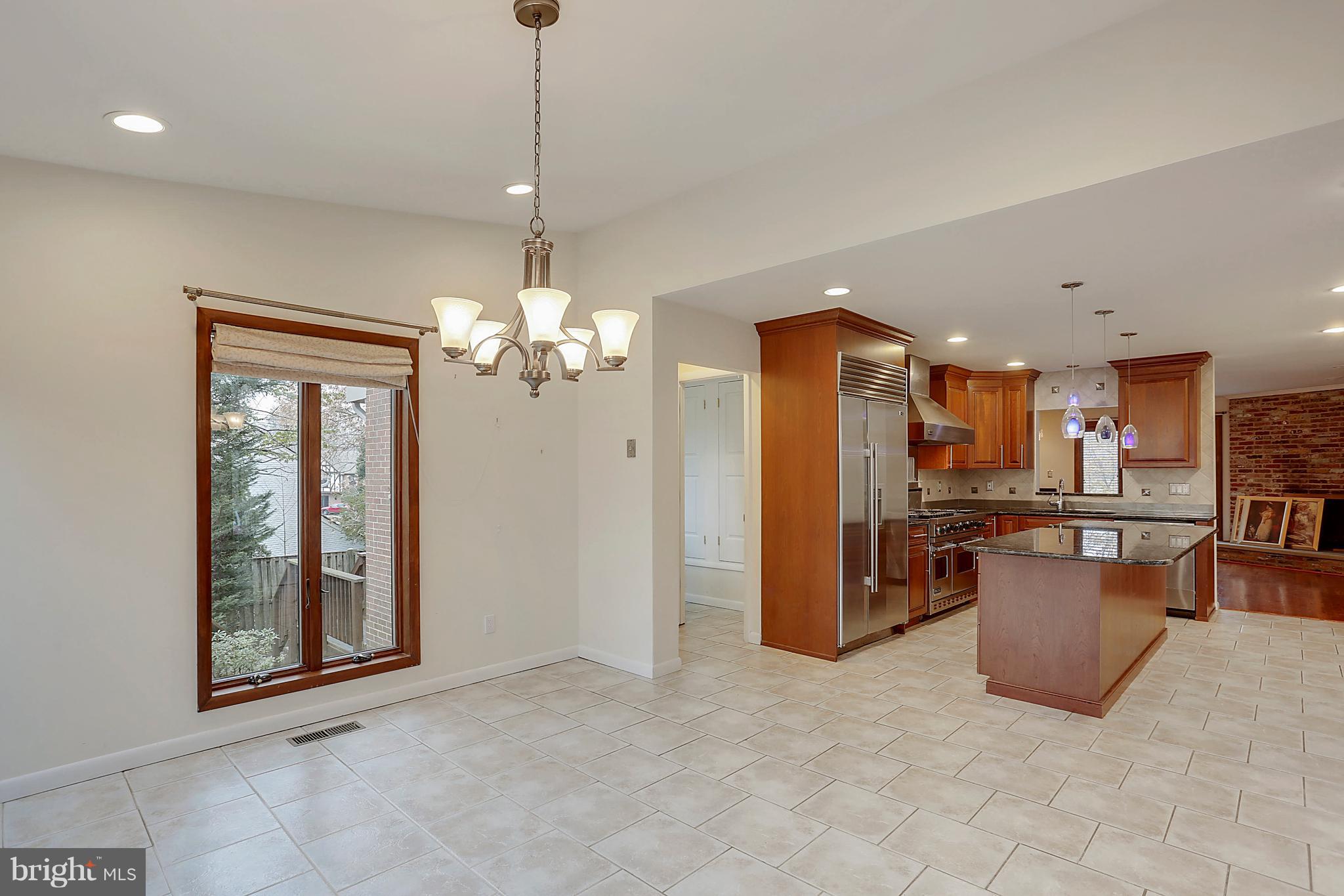 9801 Clydesdale Street Potomac, MD 20854 - Photo 5 of 97