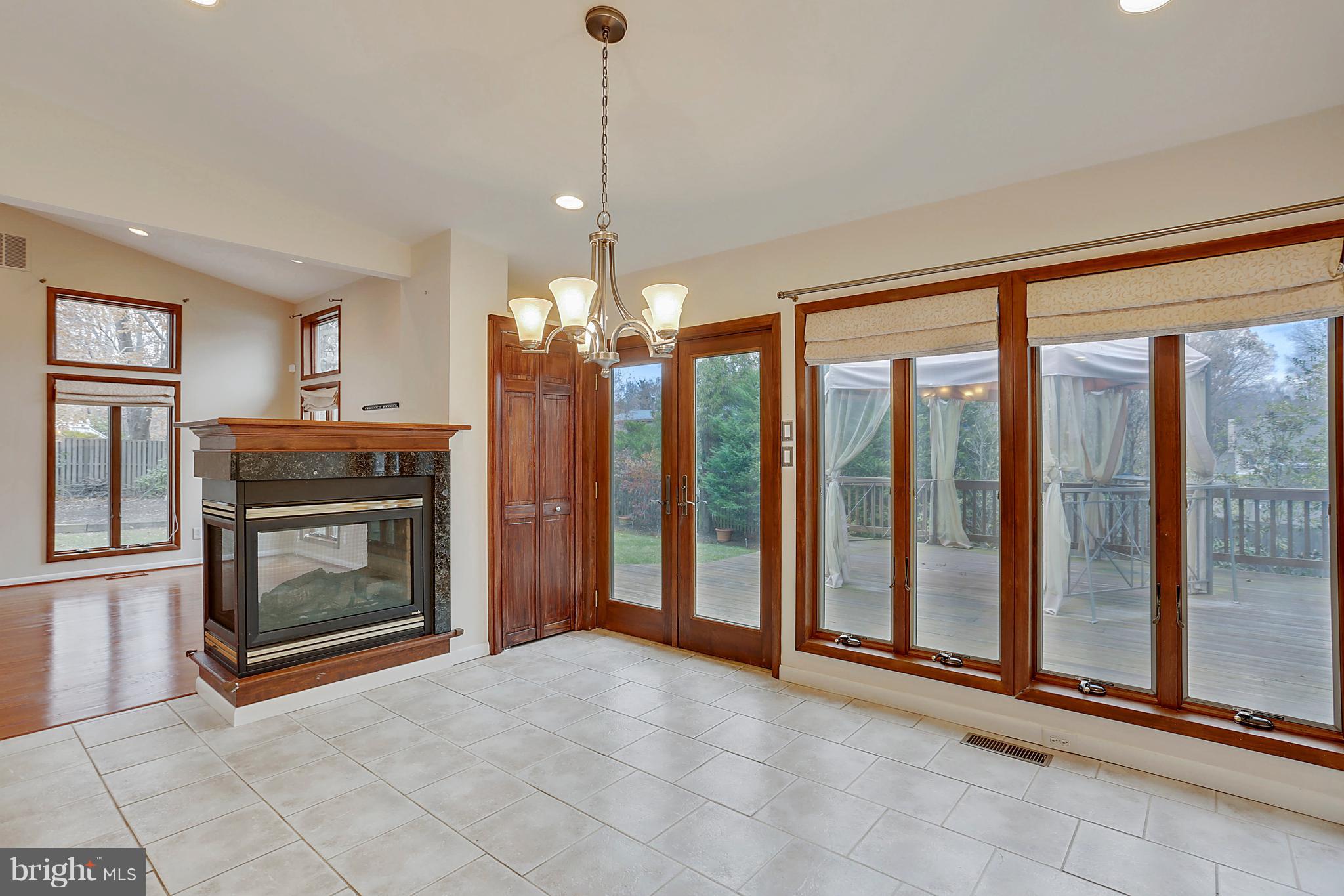 9801 Clydesdale Street Potomac, MD 20854 - Photo 7 of 97