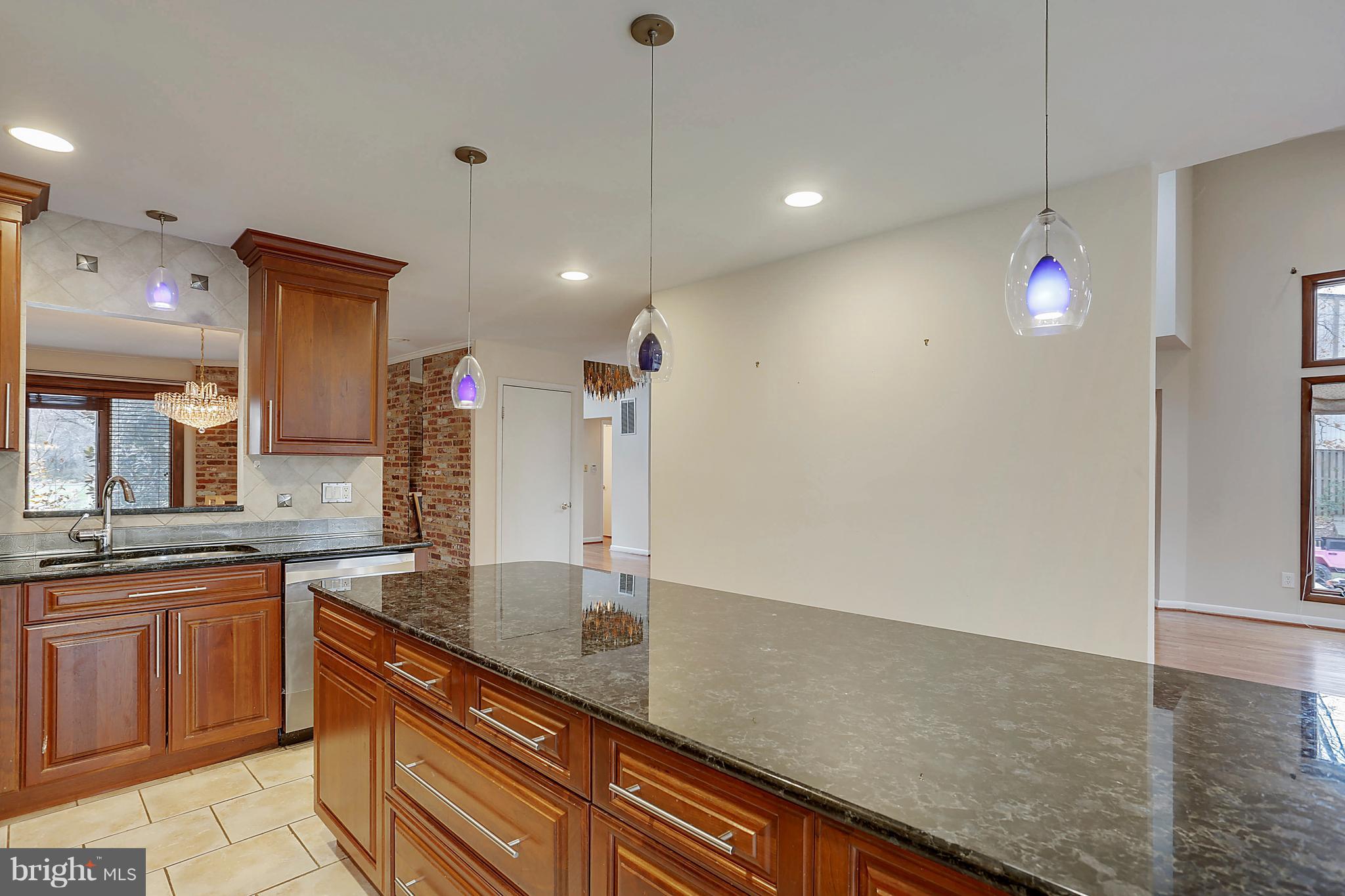 9801 Clydesdale Street Potomac, MD 20854 - Photo 9 of 97