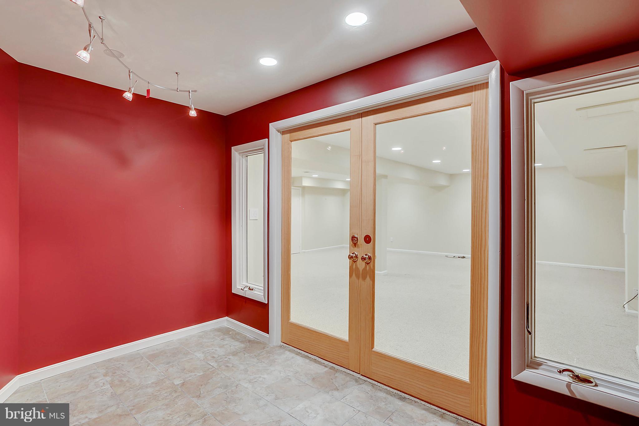 9801 Clydesdale Street Potomac, MD 20854 - Photo 92 of 97