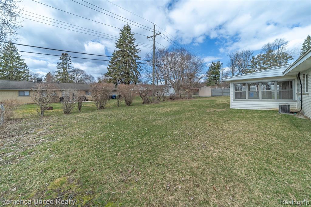 945 North Commerce Road Commerce Township, MI 48382 - Photo 45 of 59