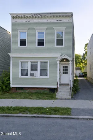 $3,300 | 535 Hamilton Street, Albany, NY 12203