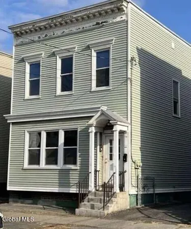 $3,300 | 535 Hamilton Street, Albany, NY 12203