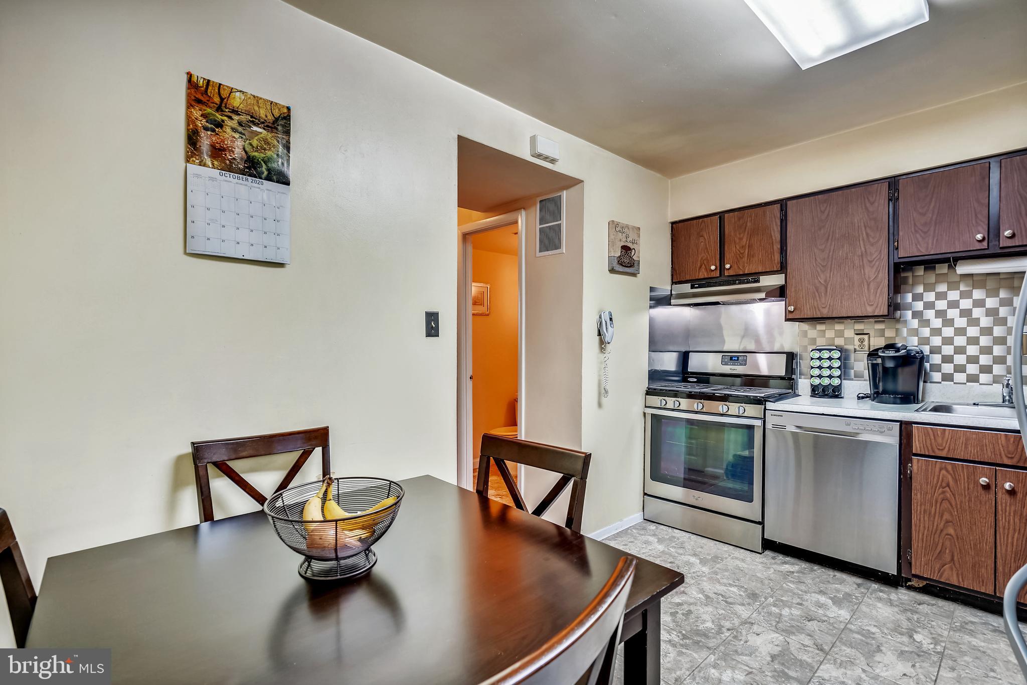 8044 Sandy Spring Road Laurel, MD 20707 - Photo 14 of 36 Eat-in Kitchen