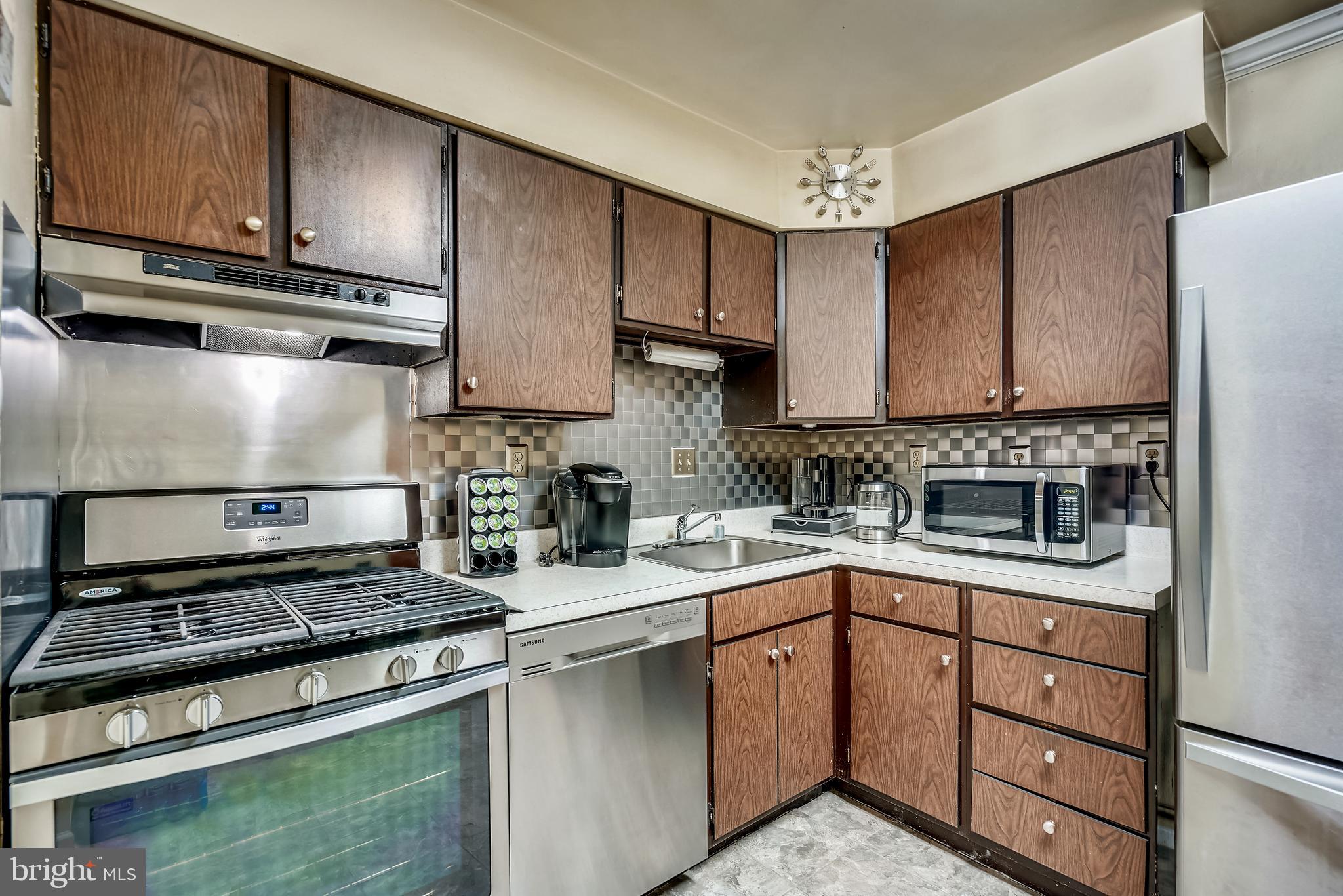 8044 Sandy Spring Road Laurel, MD 20707 - Photo 3 of 36 Kitchen