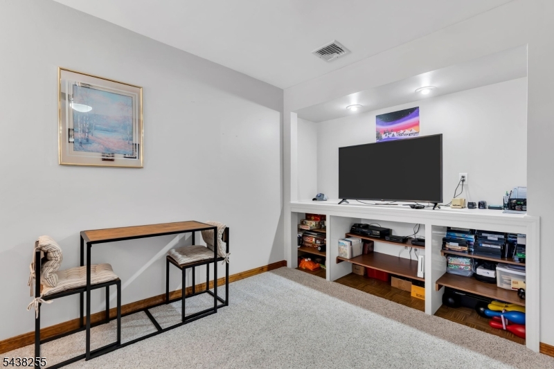 465 Ellen Street Union, NJ 07083 - Photo 12 of 41