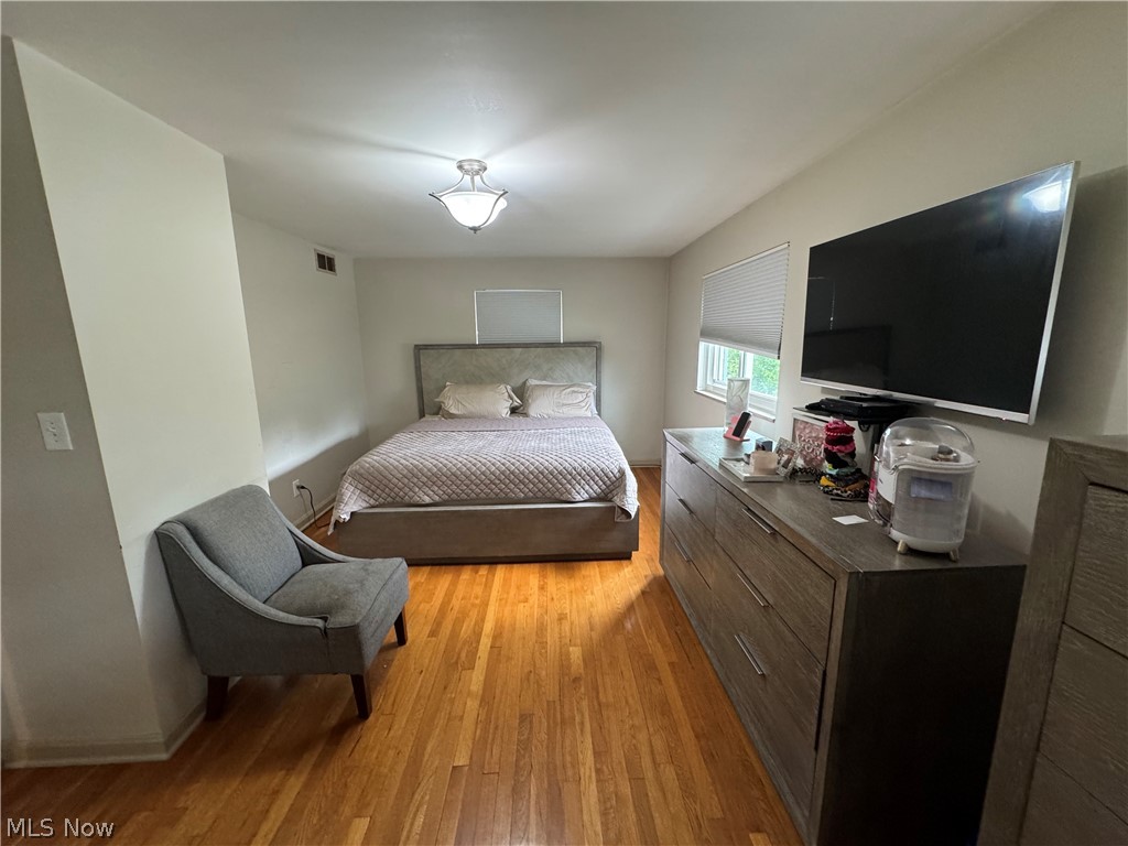 4075 Ellison Road South Euclid, OH 44121 - Photo 13 of 28 Original hardwood floors throughout every bedroom.