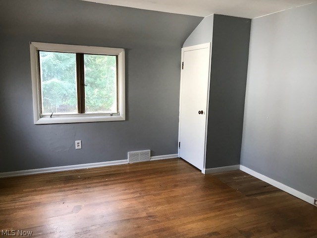 4614 College Road South Euclid, OH 44121 - Photo 23 of 34 Bedroom 3