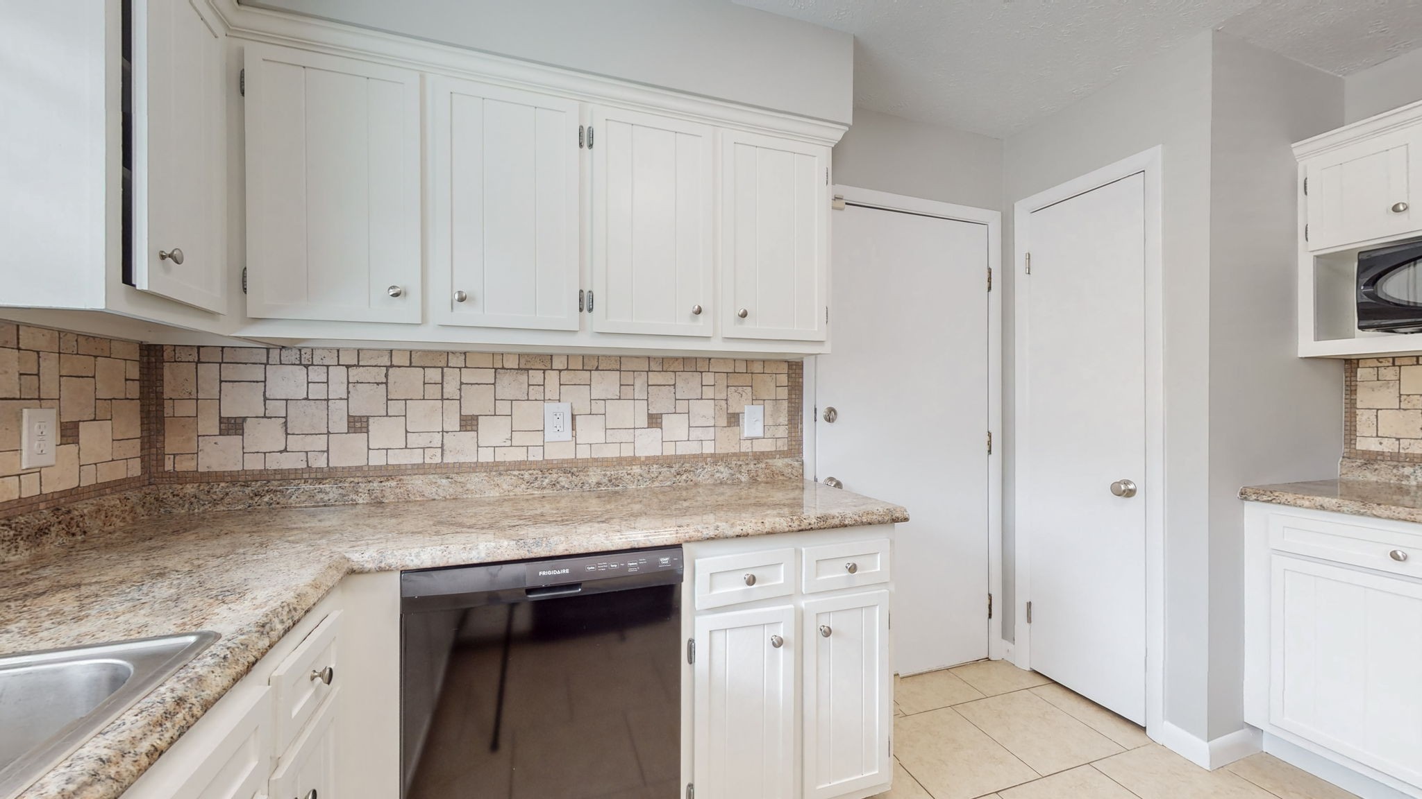 415 Hill Road Nashville, TN 37027 - Photo 14 of 59