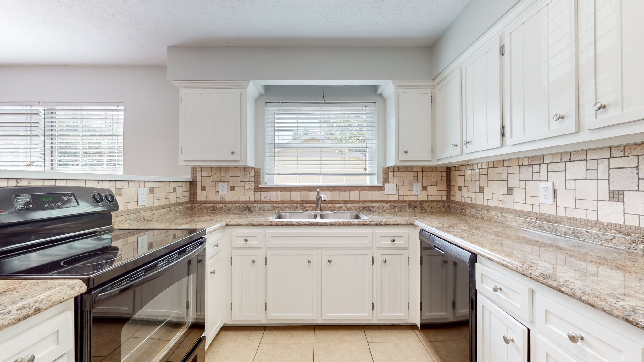 415 Hill Road Nashville, TN 37027 - Photo 4 of 59