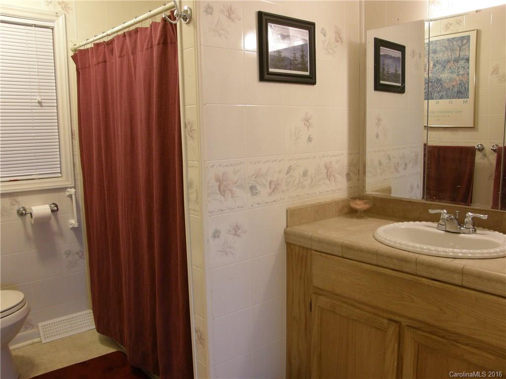 40 Conner Road, Unit 1 Candler, NC 28715 - Photo 14 of 20 Gallery Image 14