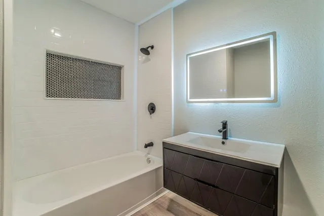 $270,000 | 1704 Hillside Drive, River Oaks, TX 76114