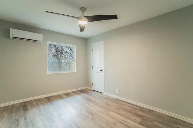 $270,000 | 1704 Hillside Drive, River Oaks, TX 76114