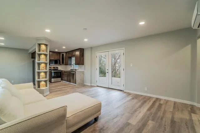 $270,000 | 1704 Hillside Drive, River Oaks, TX 76114