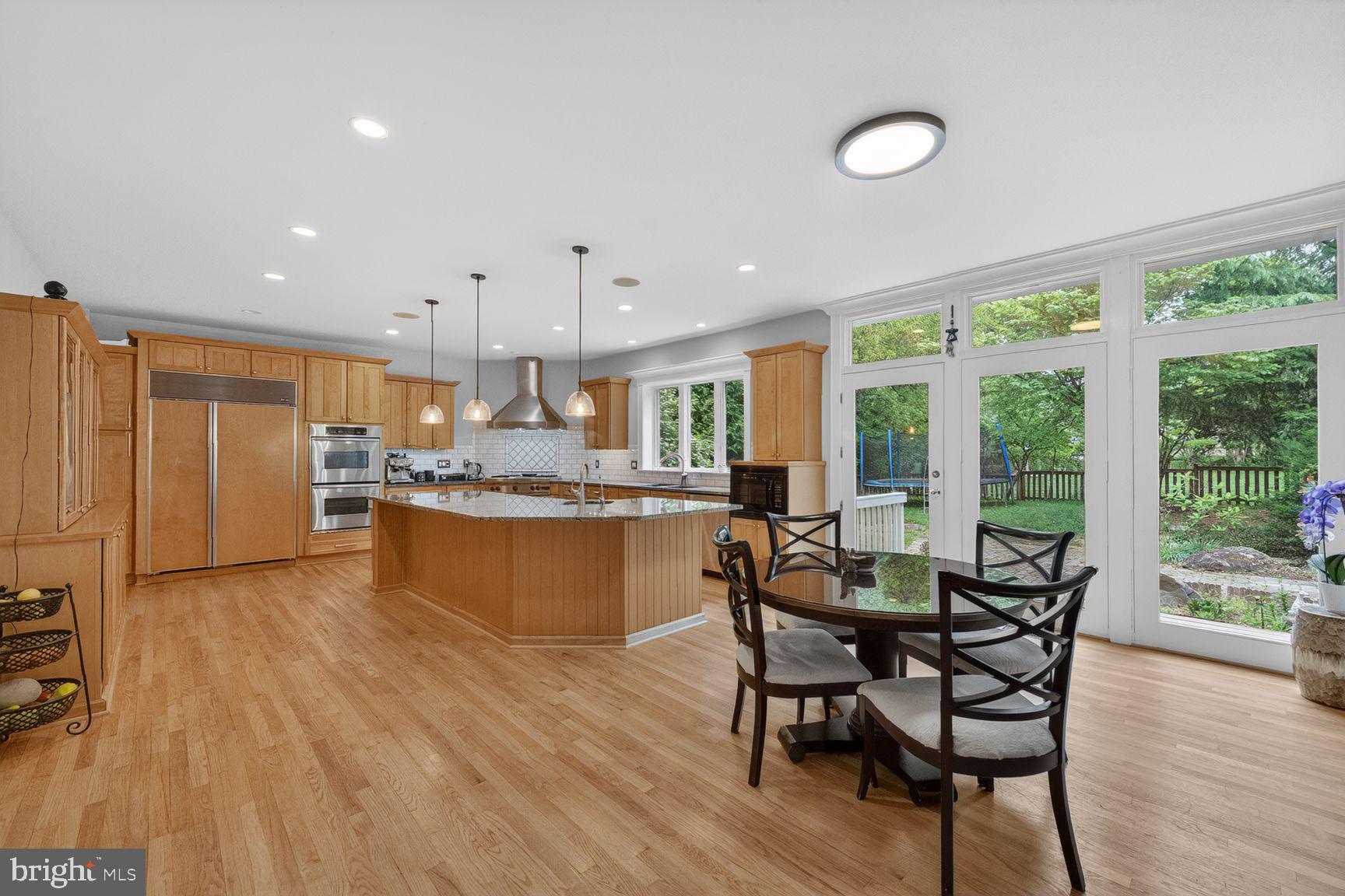 303 Talahi Road Southeast Vienna, VA 22180 - Photo 11 of 27