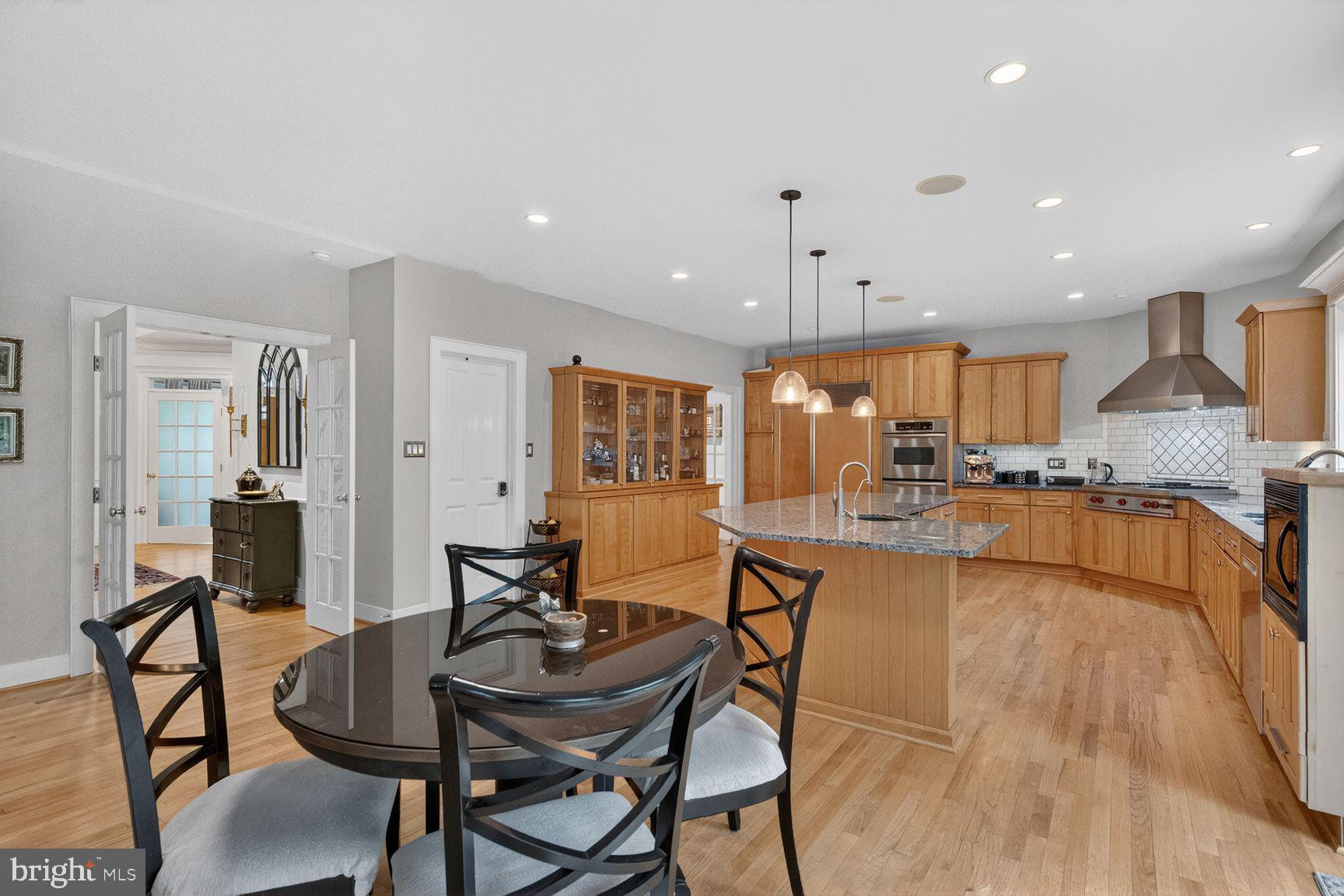 303 Talahi Road Southeast Vienna, VA 22180 - Photo 12 of 27