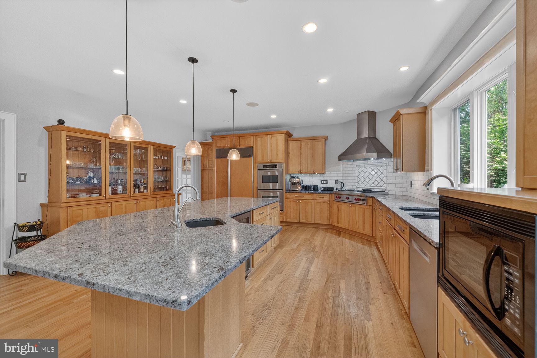 303 Talahi Road Southeast Vienna, VA 22180 - Photo 13 of 27