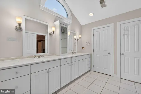 $2,085,000 | 303 Talahi Road Southeast, Vienna, VA 22180