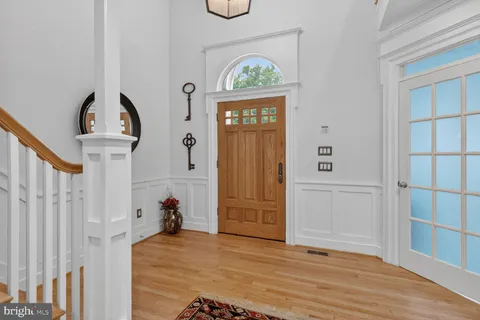 $2,085,000 | 303 Talahi Road Southeast, Vienna, VA 22180