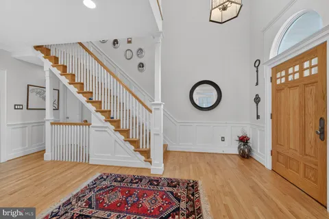 $2,085,000 | 303 Talahi Road Southeast, Vienna, VA 22180