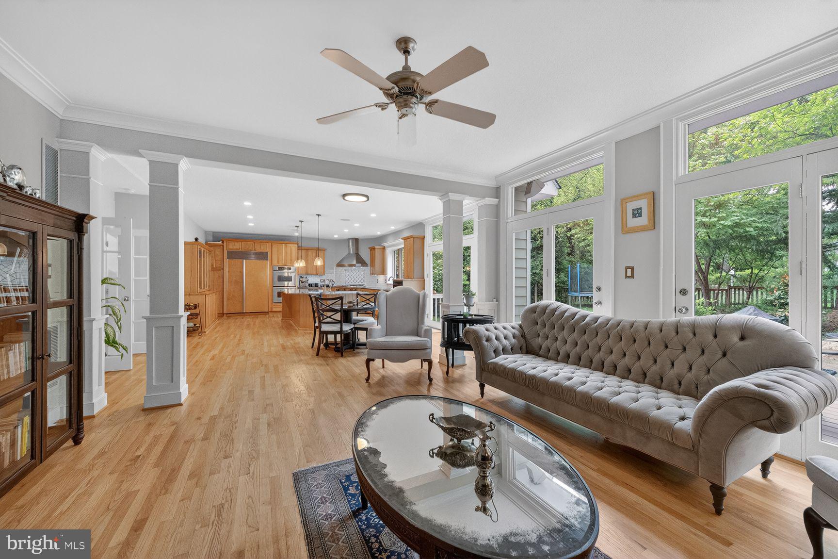 303 Talahi Road Southeast Vienna, VA 22180 - Photo 6 of 27 Living Room
