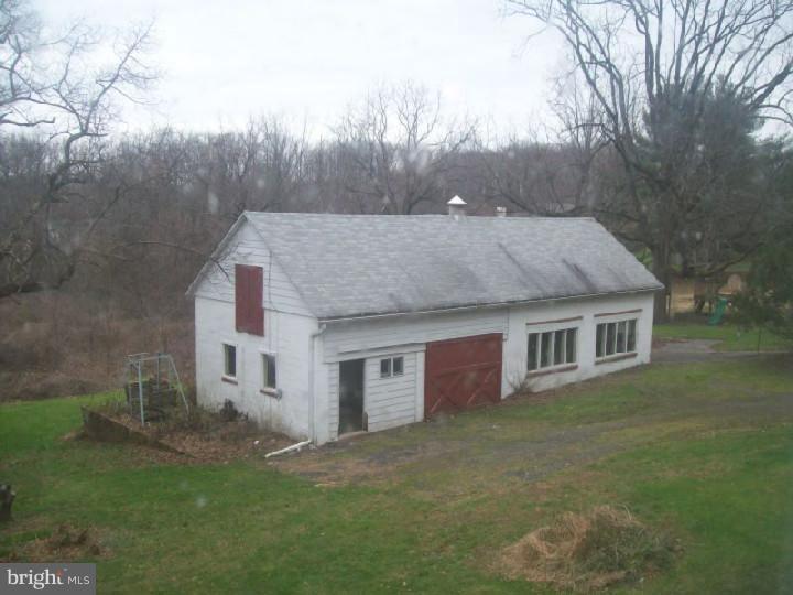 809 Fulmer Road Pottstown, PA 19465 - Photo 2 of 20