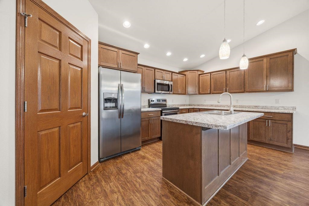 390 Meadow Lane Columbus, WI 53925 - Photo 17 of 63