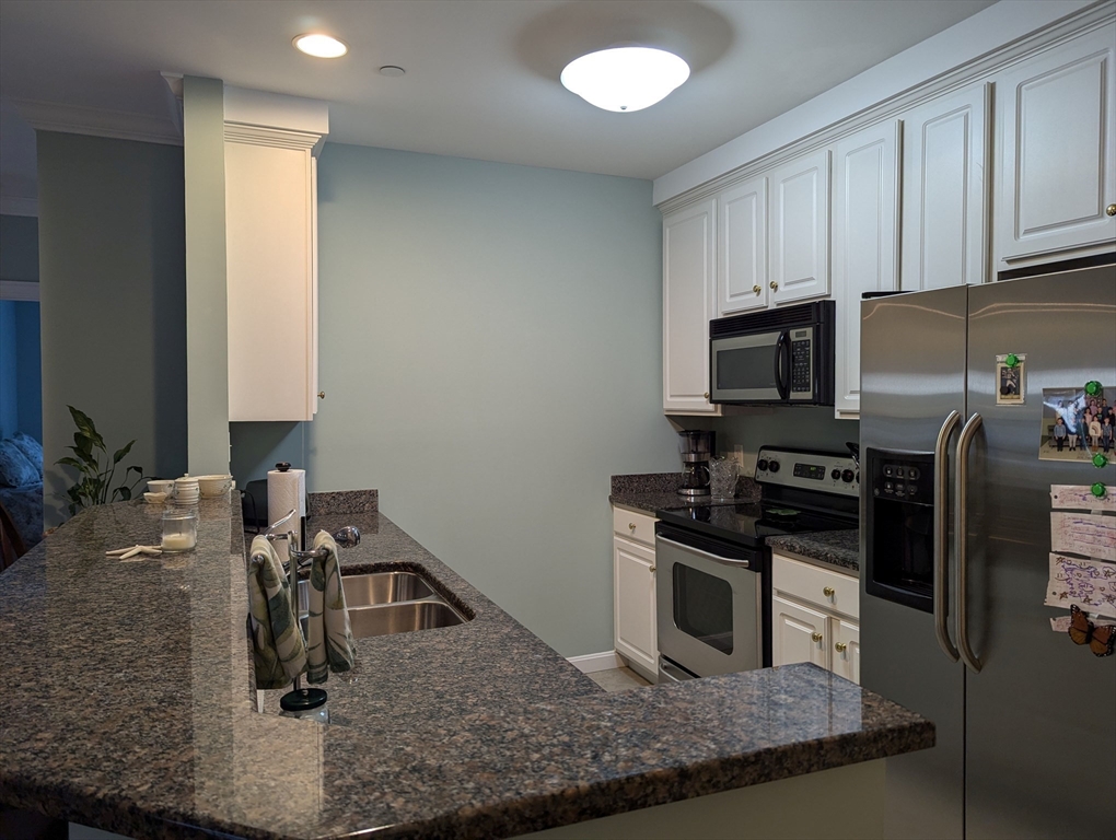 190 Chickering Road, Unit 313D North Andover, MA 01845 - Photo 8 of 9 Gallery Image 8