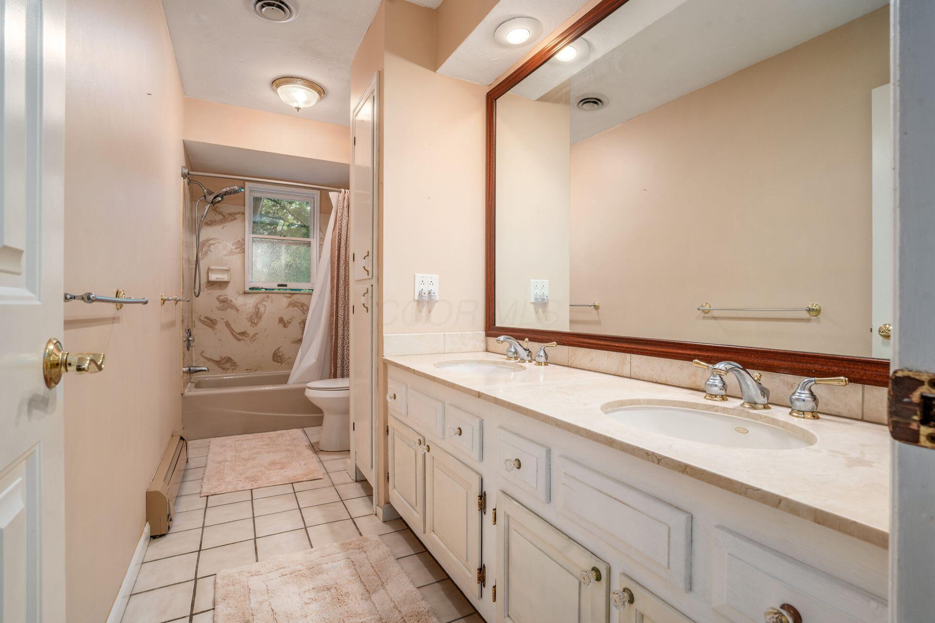 7373 Harlem Road Westerville, OH 43081 - Photo 11 of 24 005_aa3f9fc_i 7373 Harlem 013