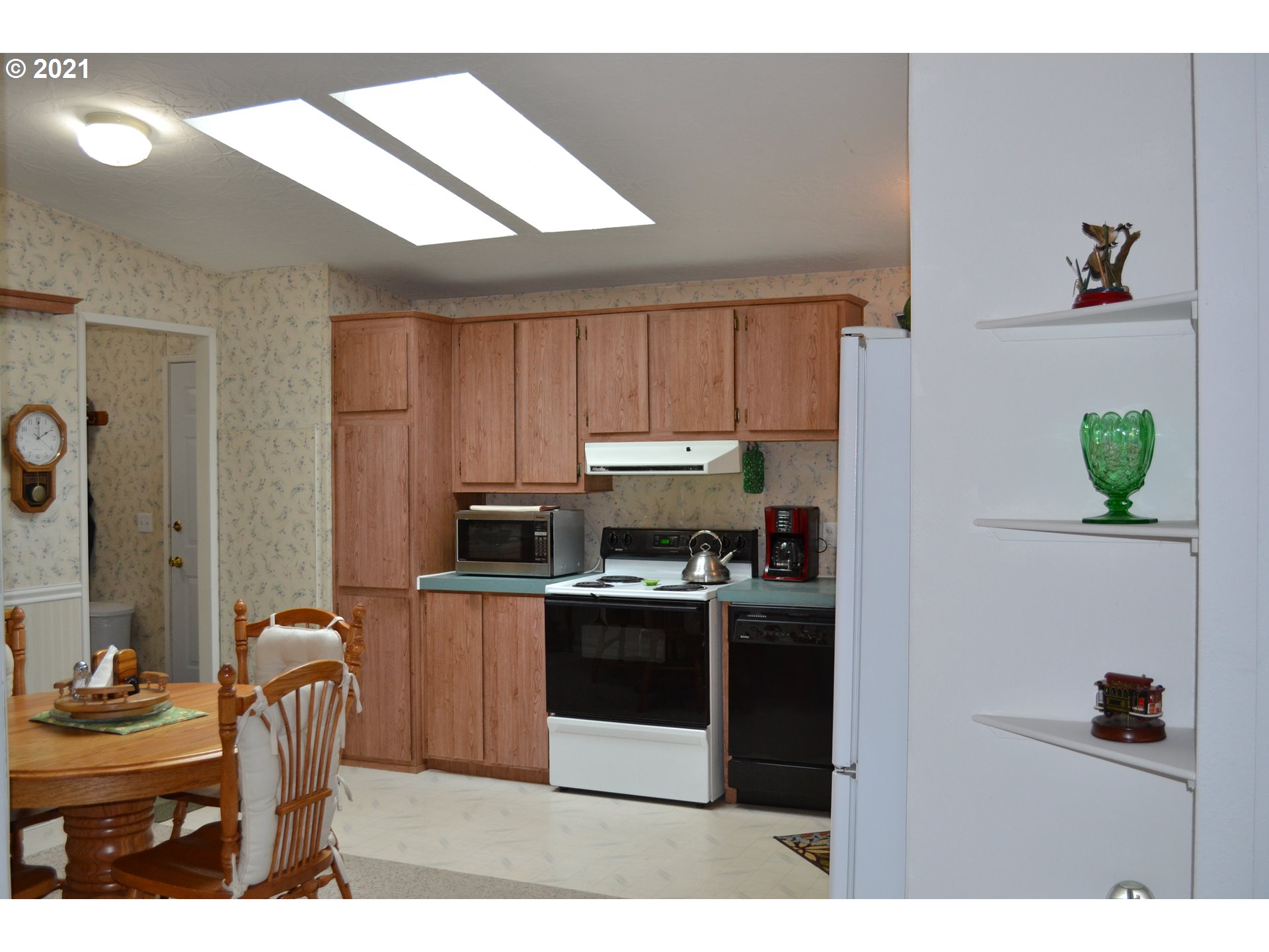 1050 Glengary Loop Road Roseburg, OR 97470 - Photo 6 of 28 Gallery Image 6