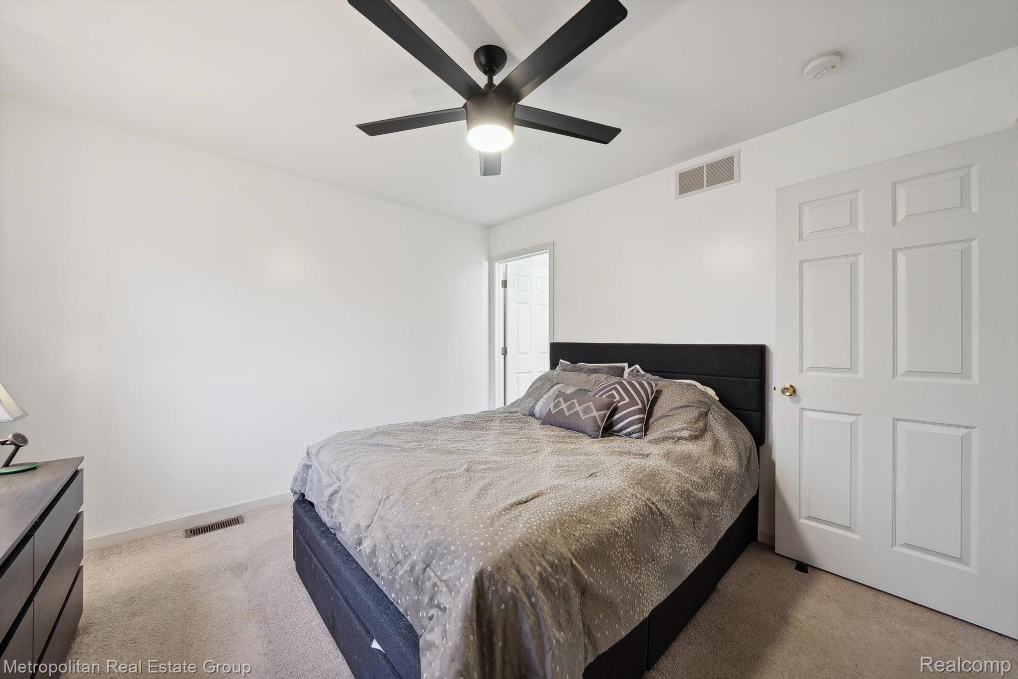 19238 Martin Road Roseville, MI 48066 - Photo 21 of 42 Gallery Image 21