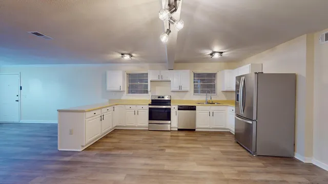 $270,000 | 415 Parkdale Drive, Unit 2F, Charleston, SC 29414