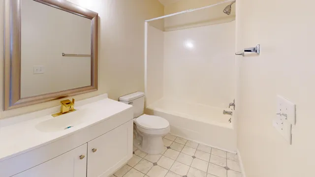 $270,000 | 415 Parkdale Drive, Unit 2F, Charleston, SC 29414