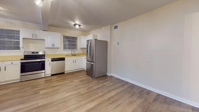 $270,000 | 415 Parkdale Drive, Unit 2F, Charleston, SC 29414