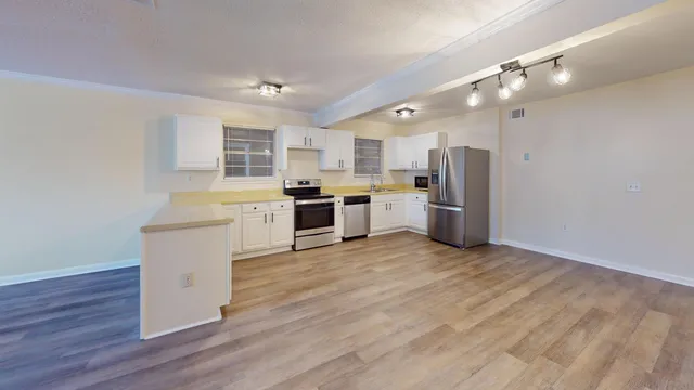 $270,000 | 415 Parkdale Drive, Unit 2F, Charleston, SC 29414