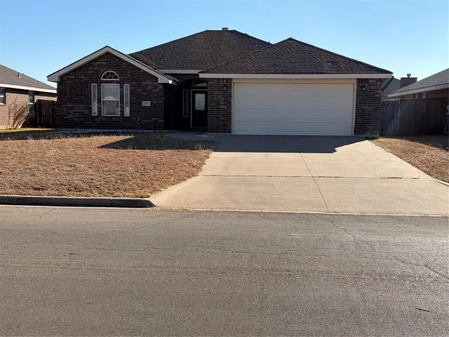 $2,300 | 209 Sugar Berry Avenue, Abilene, TX 79602